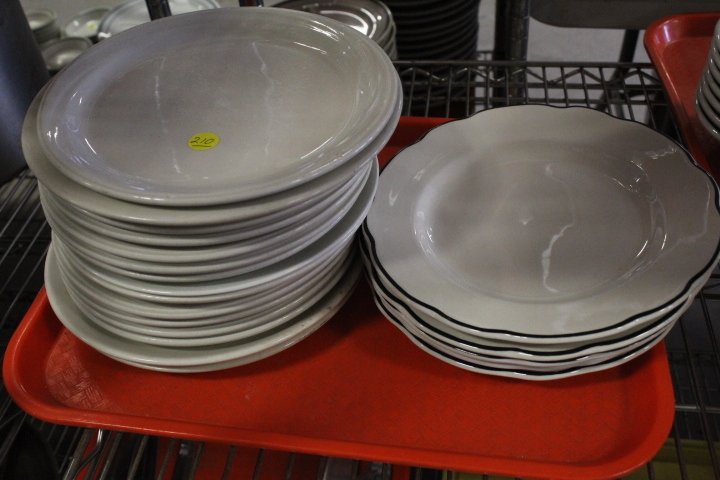 lot 210 image: Round Plate Lot