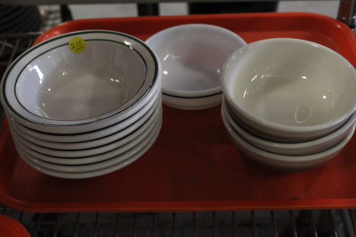 lot 211 image: Bowl Lot