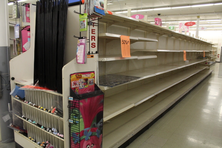 lot 108 image: Gondola Shelving
