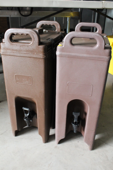 lot 110A image: Insulated Beverage Carriers