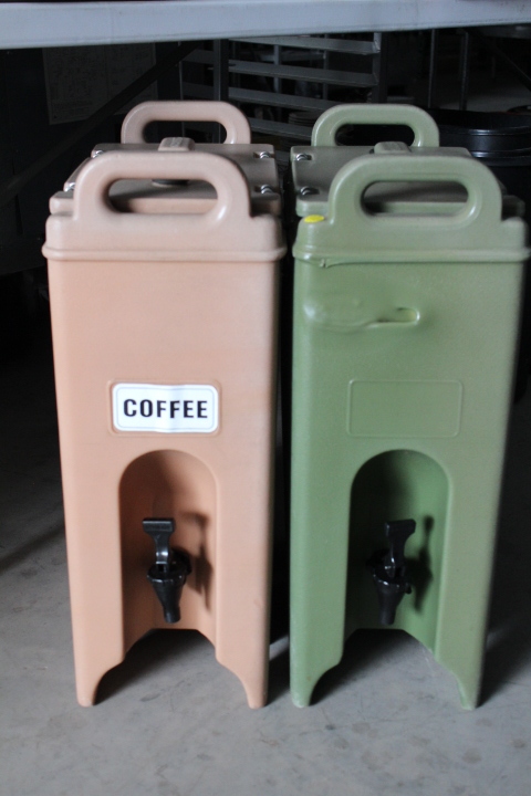 lot 120A image: Insulated Beverage Carriers