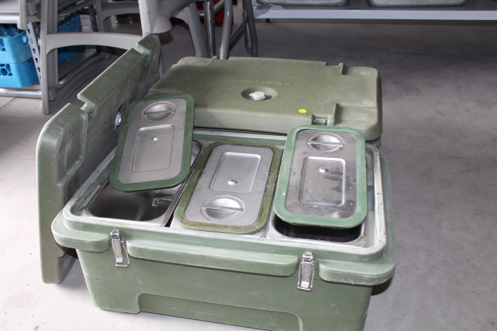 lot 90A image: Cambro Food Pan Carriers - Catering