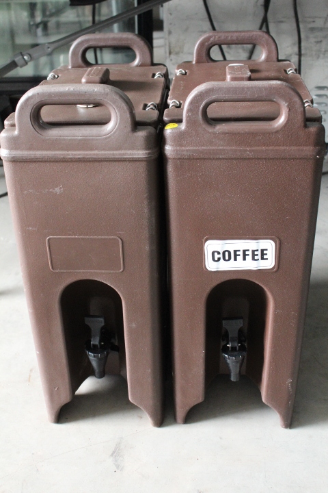 lot 100A image: Insulated Beverage Carriers