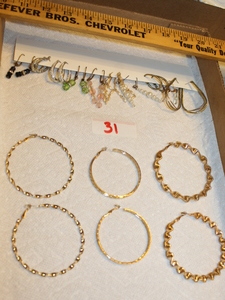 lot 31 image: Earrings Lot #3  (FR)