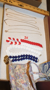 lot 35 image: Necklaces #1 (Some Avon)  (FR)