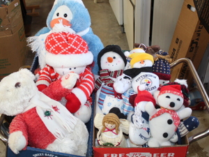 lot 117 image: Holiday Stuffed Animals  (Garage)