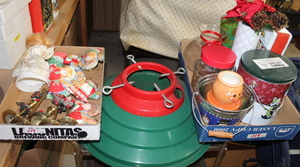 lot 119 image: ChristmasWinter Decorations  Tree Stand  (Garage)