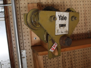 lot 148 image: I Beam Trolley  (Garage)