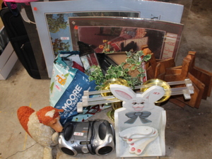 lot 183 image: Radio  Stuff Animals  Speed Limit Sign Lot  (Garage)