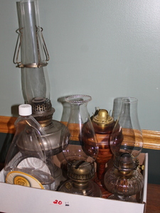 lot 20 image: Oil Lamps #2  (DR)