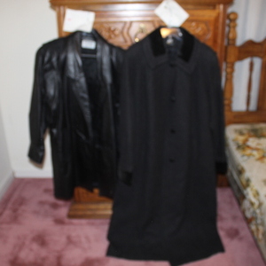 lot 8 image: Womens Leather Jacket and Heavy Winter Jacket  (BR2)