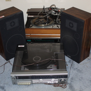 lot 53 image: Kenwood Receiver  Turntable  Speakers Lot  (BR1)