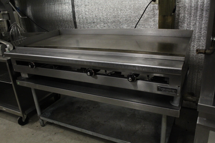 lot 6 image: 60 thermostat gas grill  griddle
