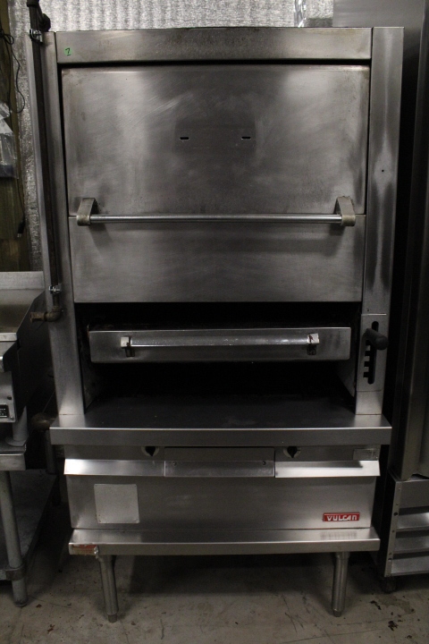 lot 7 image: Vulcan broiler  oven