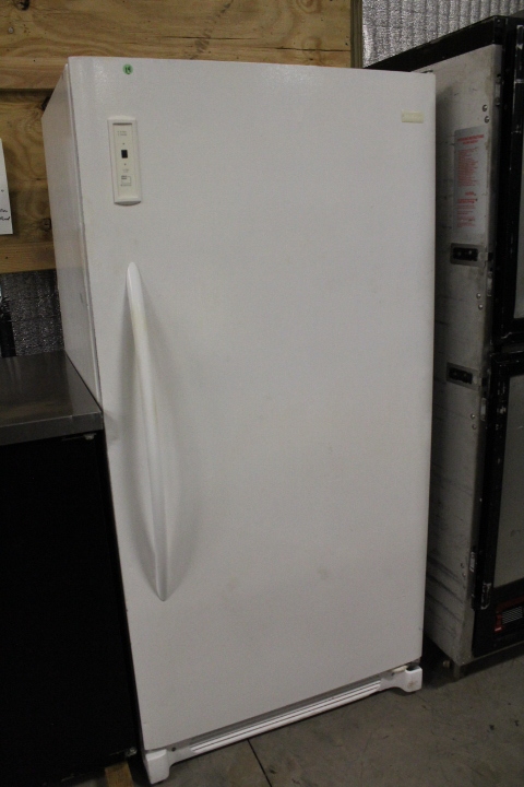 lot 14 image: Frigidaire freezer