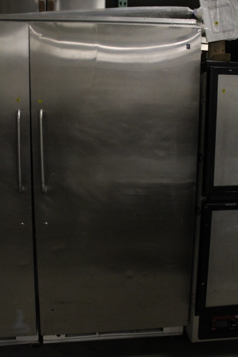 lot 17 image: Imperial refrigerator