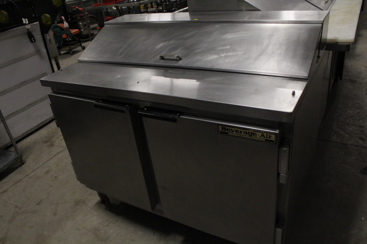 lot 27 image: 4 Beverage Air salad  sandwich prep