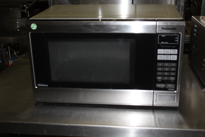 lot 64 image: Panasonic Microwave
