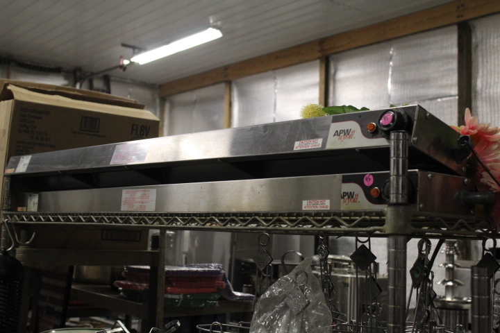 lot 95 image: food warmer