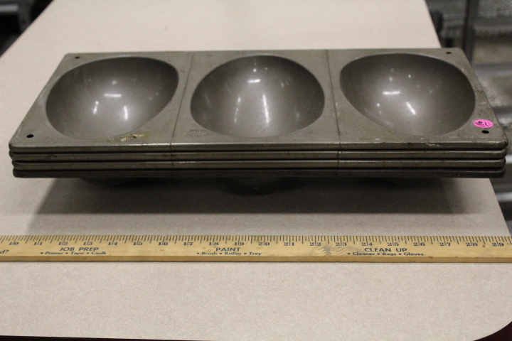 lot 116 image: cake form pans