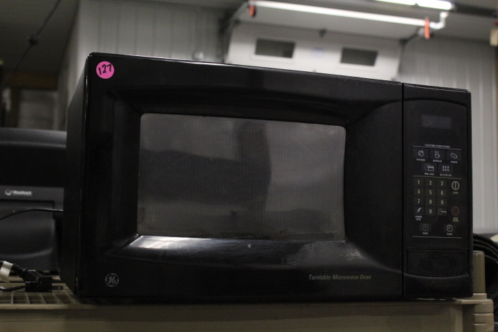 lot 127 image: Microwave