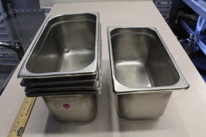 lot 138 image: 13 size insert pans