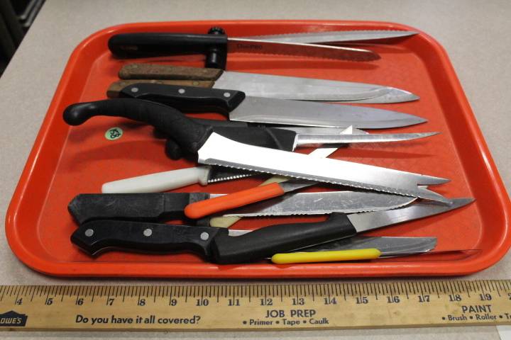 lot 158 image: Knife Lot