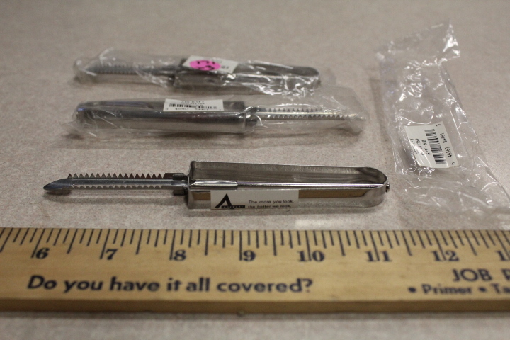 lot 171 image: new vegetable peelers