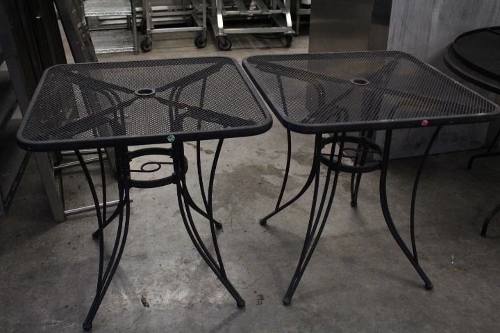 lot 183 image: Outdoor tables