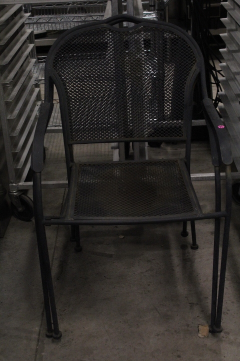 lot 185 image: Outdoor chairs