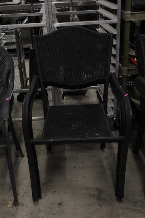 lot 186 image: Outdoor chairs