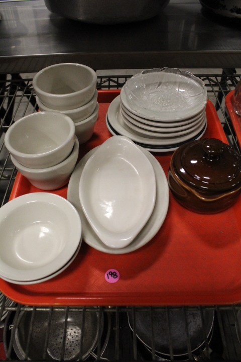 lot 198 image: tray lot