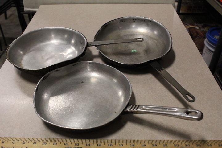 lot 204 image: Frying Pan Lot