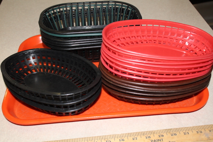lot 212 image: basket lot