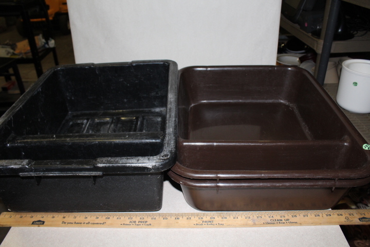 lot 227 image: Bus pans