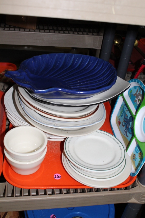 lot 230 image: tray lot