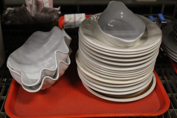 lot 231 image: tray lot