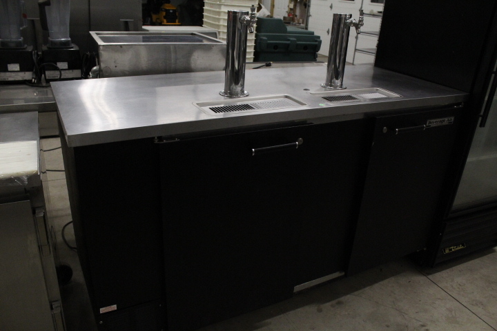 lot 18 image: Beverage Air Double Draft Box  Kegerator - NEW Compressor