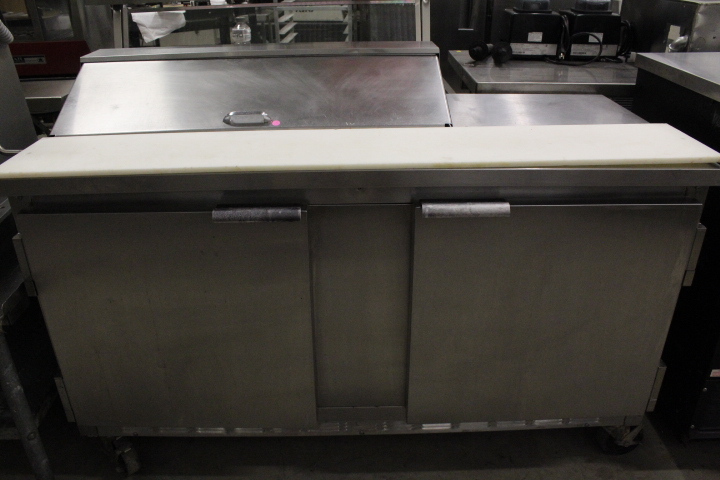 lot 19 image: Beverage Air Salad  Sandwich Prep Unit