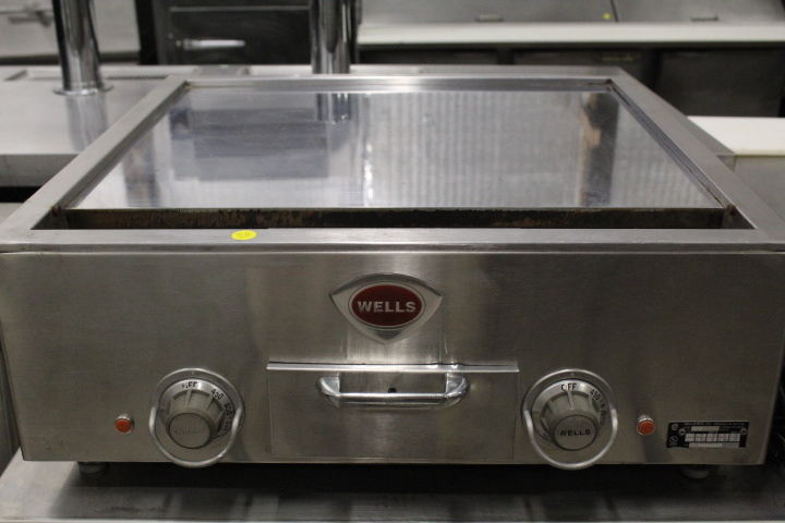 lot 26 image: Wells Electric Grill  Griddle