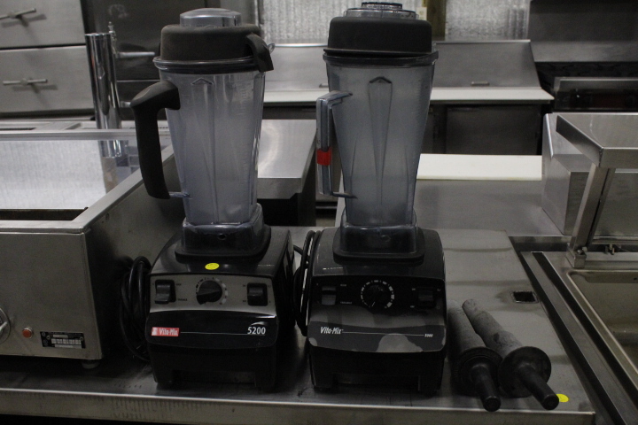 lot 40 image: Vita-Mix Blenders