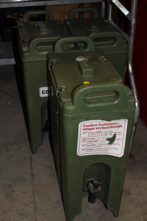 lot 49 image: Cambro Beverage Carriers