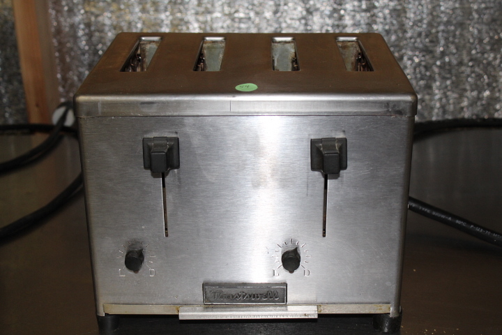 lot 54 image: 4 Slice Toaster