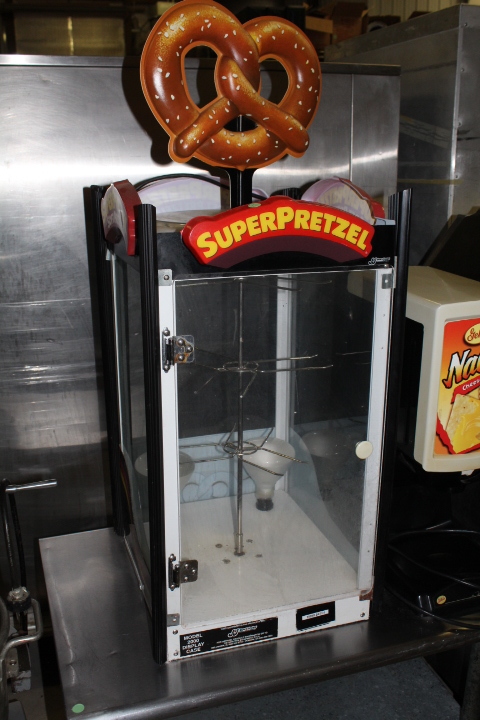 lot 71 image: Soft Pretzel Display