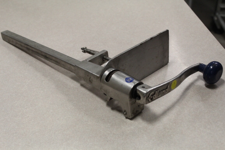lot 73 image: Edlund can opener