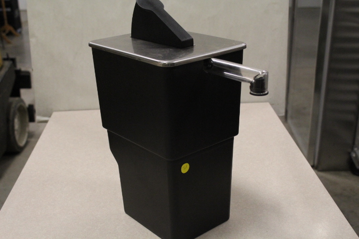 lot 78 image: Condiment dispenser