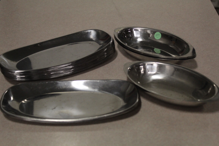 lot 104 image: Broiling plates