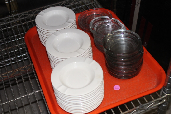 lot 121 image: Ash Tray Lot