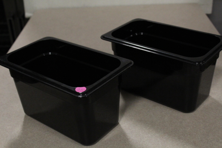 lot 124 image: 14 size insert pans