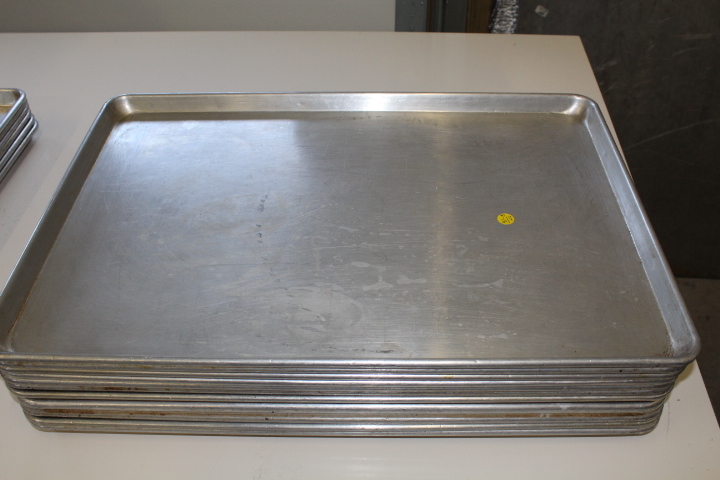 lot 41B image: Sheet pans